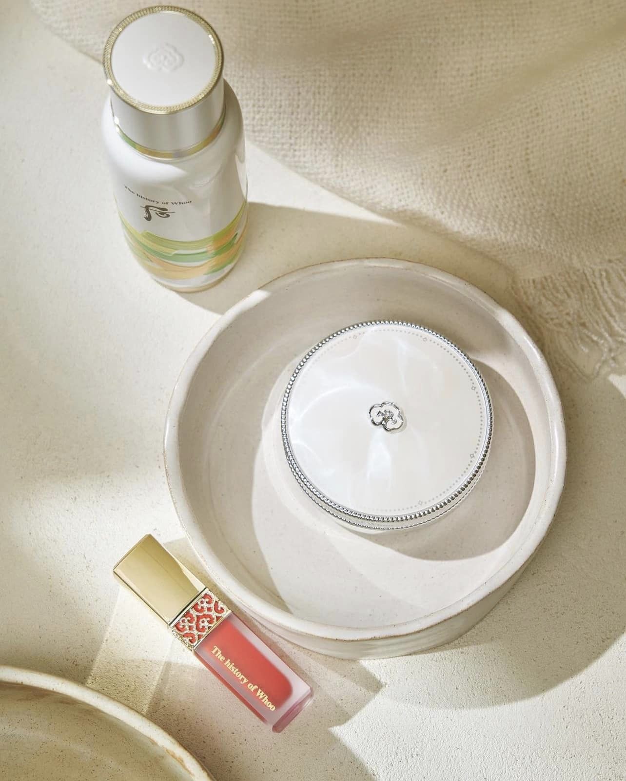 Set phấn nước Whoo Trắng Gongjinhyang Seol Radiant White Moisture Cushion Foundation 2