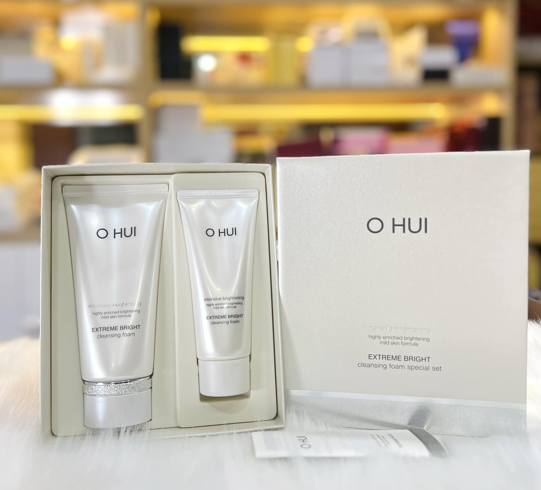Sét Sữa Rửa Mặt Ohui Trắng Ohui Extreme Bright Cleansing Foam 1